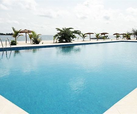 The Place Resort At Tokeh Beach Фритаун Экстерьер фото