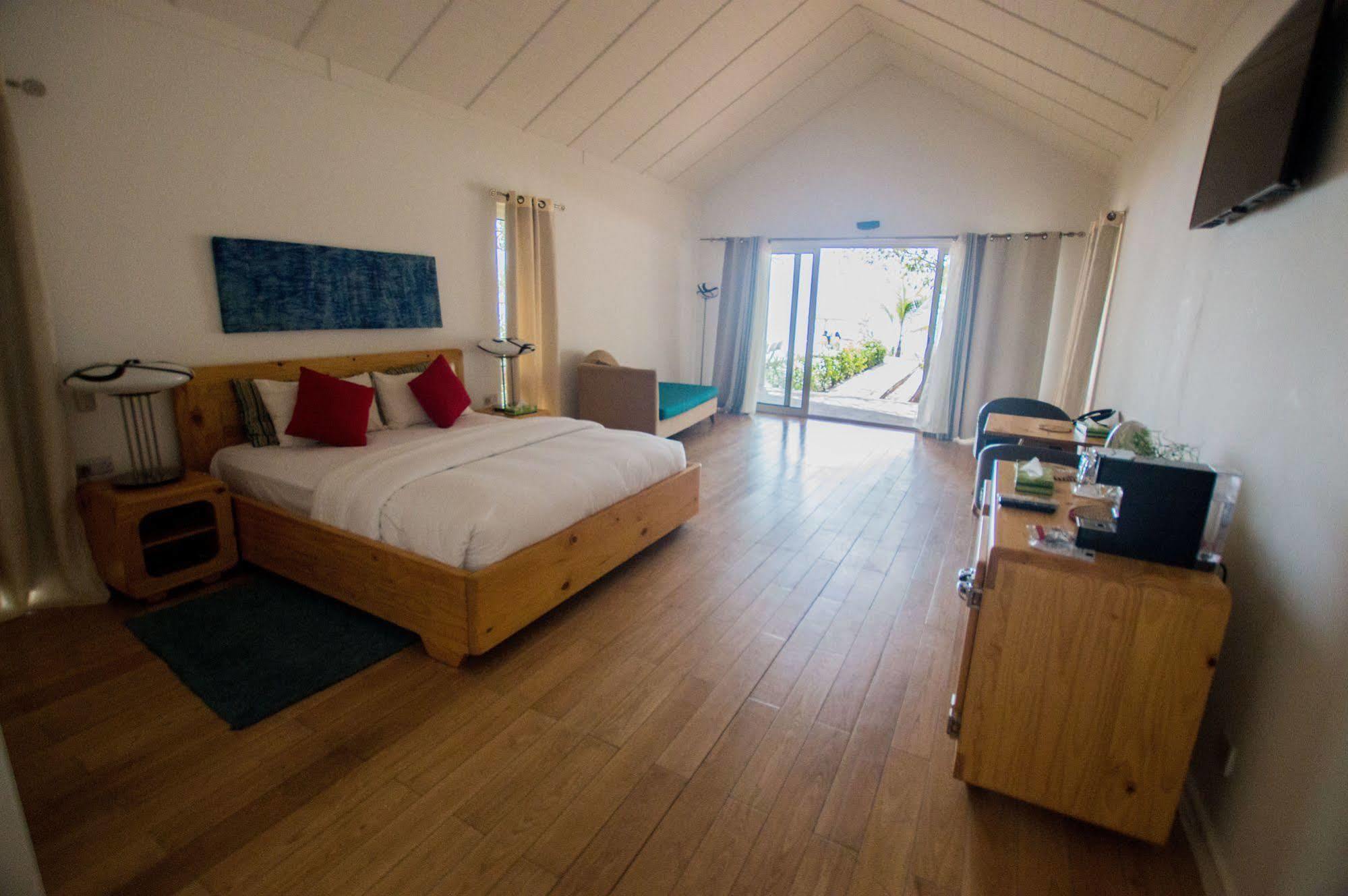 The Place Resort At Tokeh Beach Фритаун Экстерьер фото